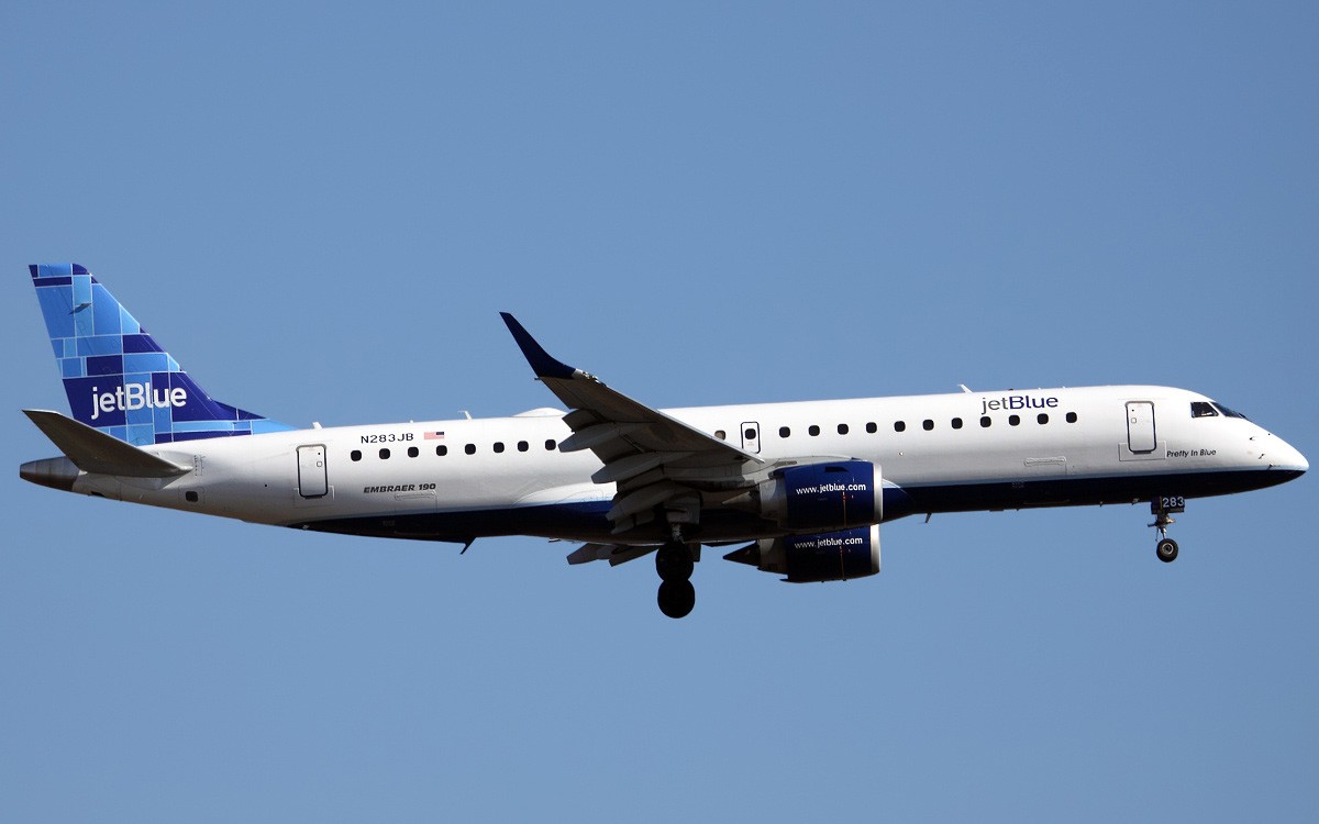 e190客机驾驶舱夜航离场_哔哩哔哩 (゜-゜)つロ 干杯~-bilibili