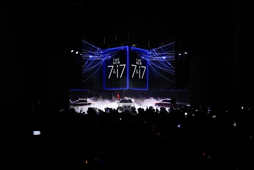 宝马i7&7"前瞻主义"大埃及博物馆发布会