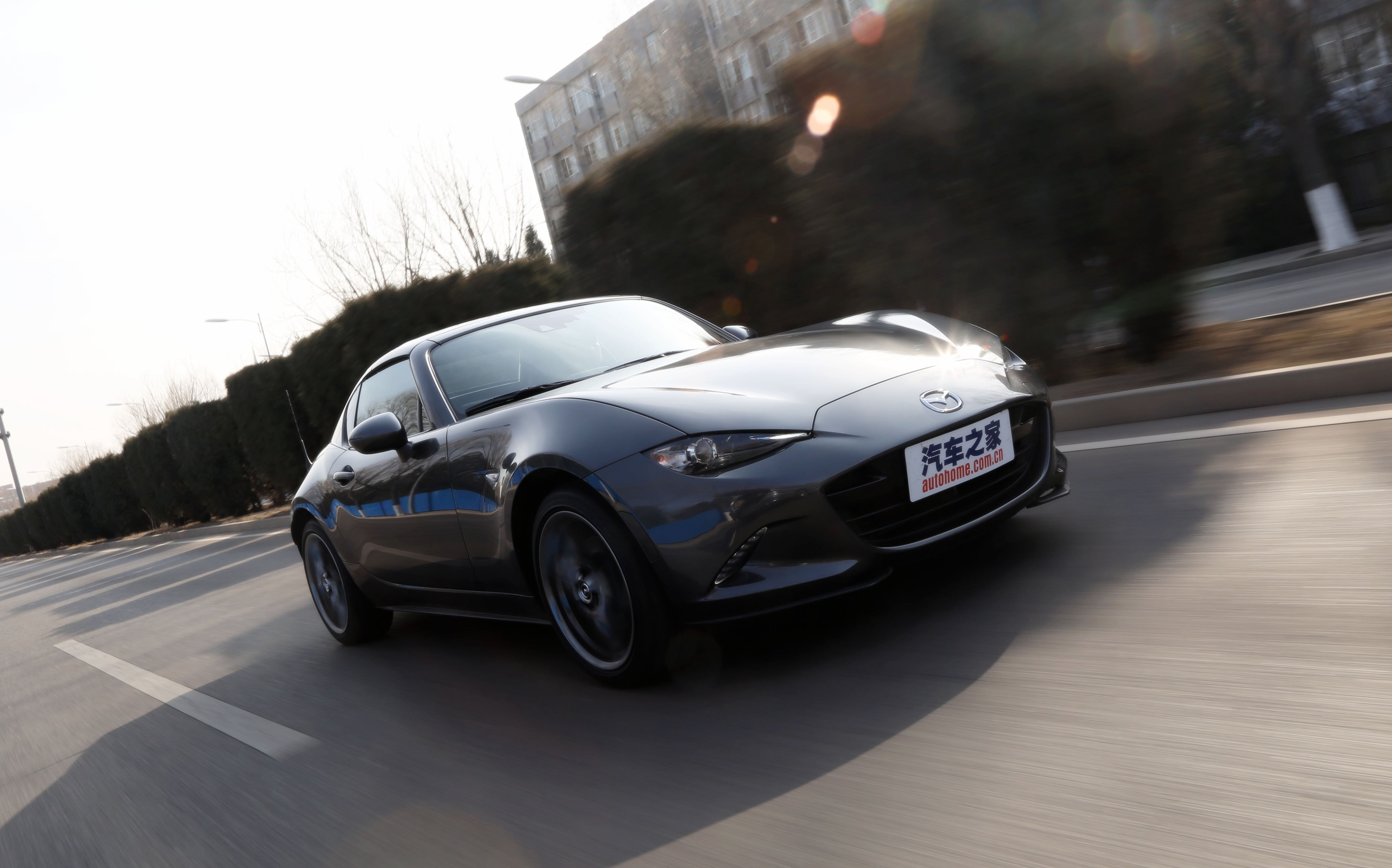 【呜啦啦车评记】"努力就可以拥有"的小跑马自达 mx-5来了!