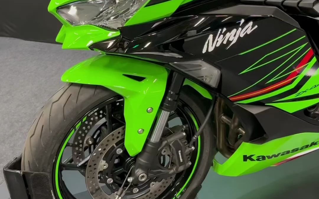 川崎zx-4rr新车展示