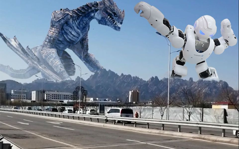 用奥特曼的方式打开机器人,来个机器人打怪兽