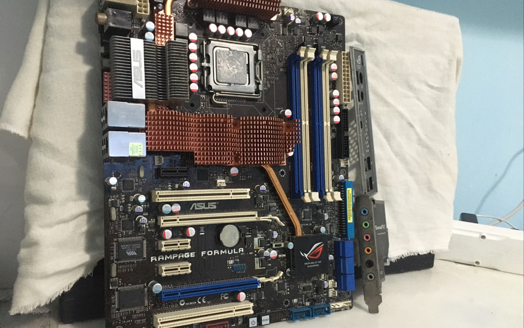 一睹玩家国度x48主板芳容lga775时代的次旗舰主板玩家国度rfx48拆解