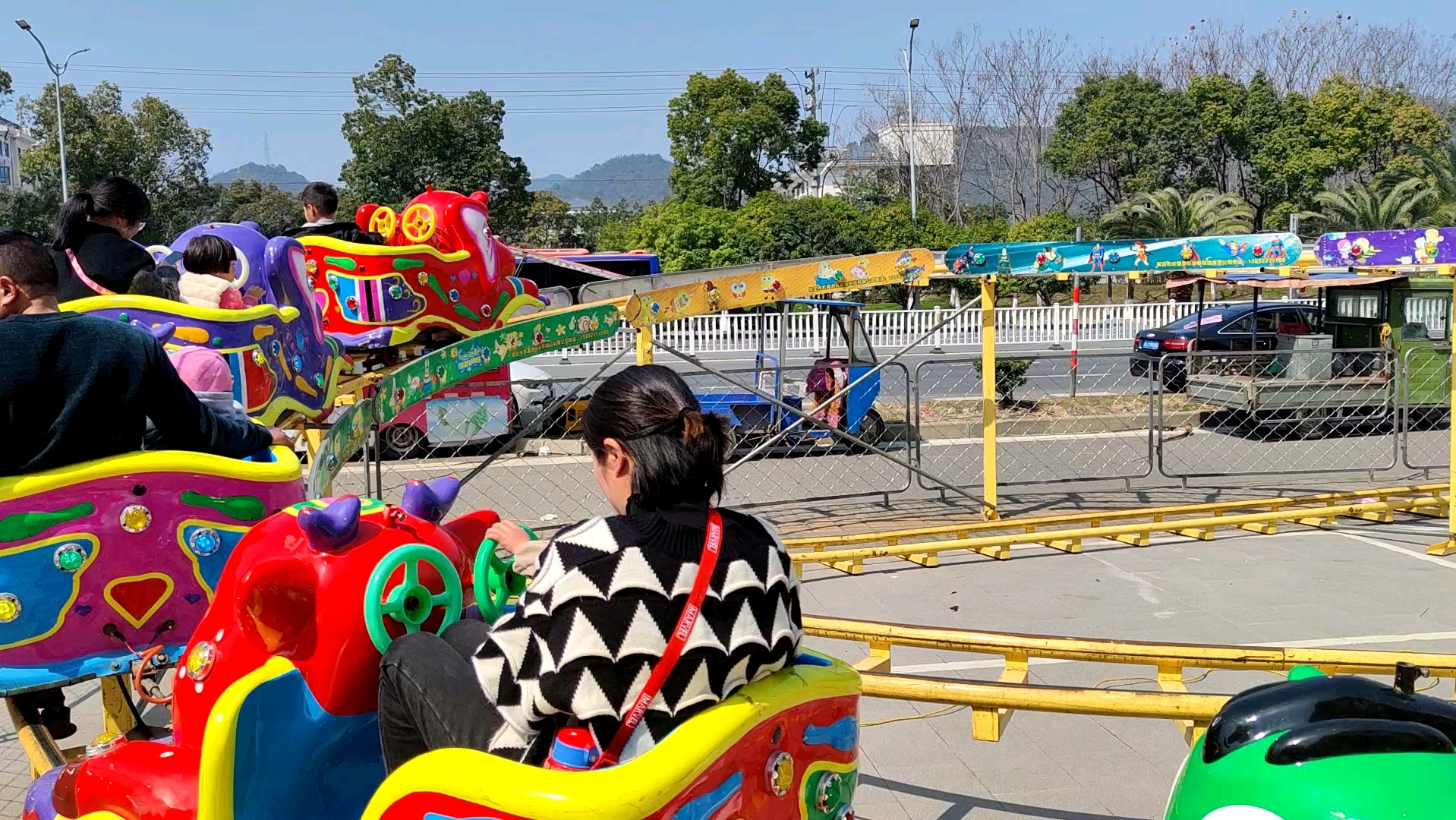 儿童过山车玩具,游乐园亲子游戏讲故事,一起和宝宝来玩过山车啦