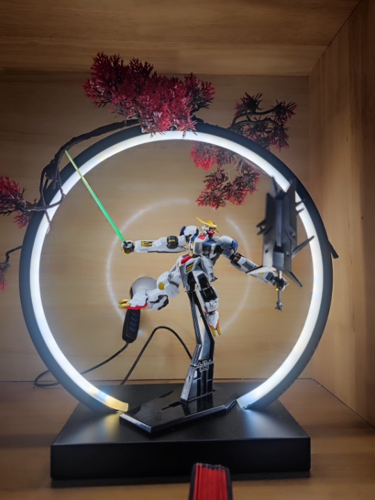 高达巴巴托斯摆拍