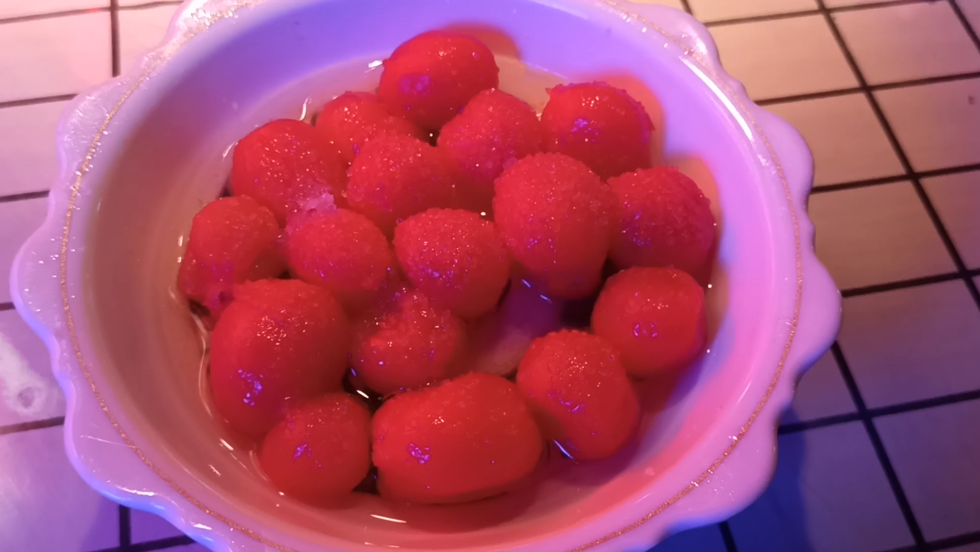 生活需要一点甜,今天吃一碟冰糖小番茄