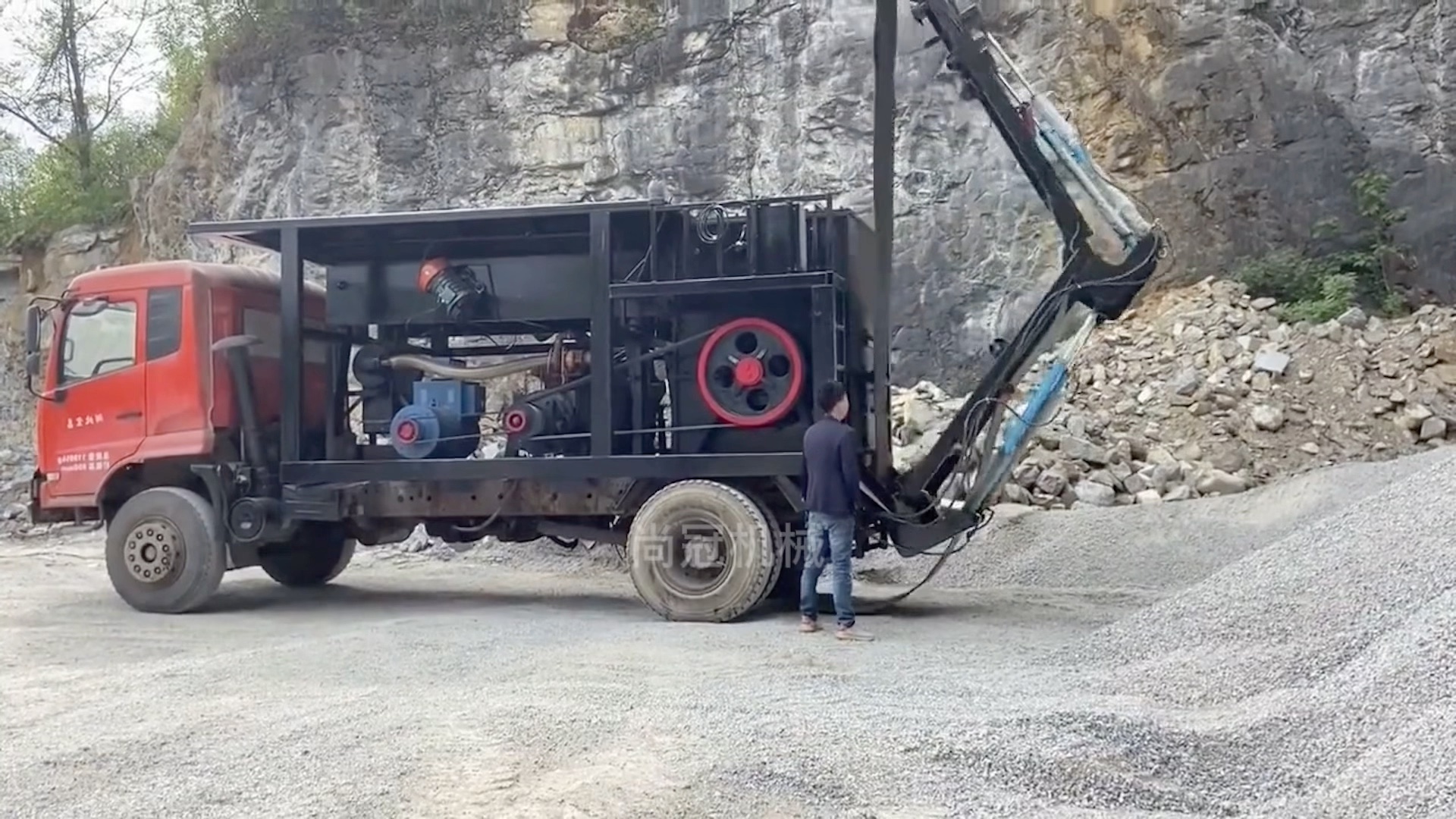 车载式箱破#车载式破碎机#移动箱式破碎机#车载式移动破碎站#车载式