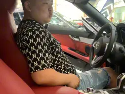 Descargar video: 店里敞篷跑车 十几台，不同颜色不同排量不同款式任你挑选，首付仅需一两个就能带走宝马z4 跑车梦