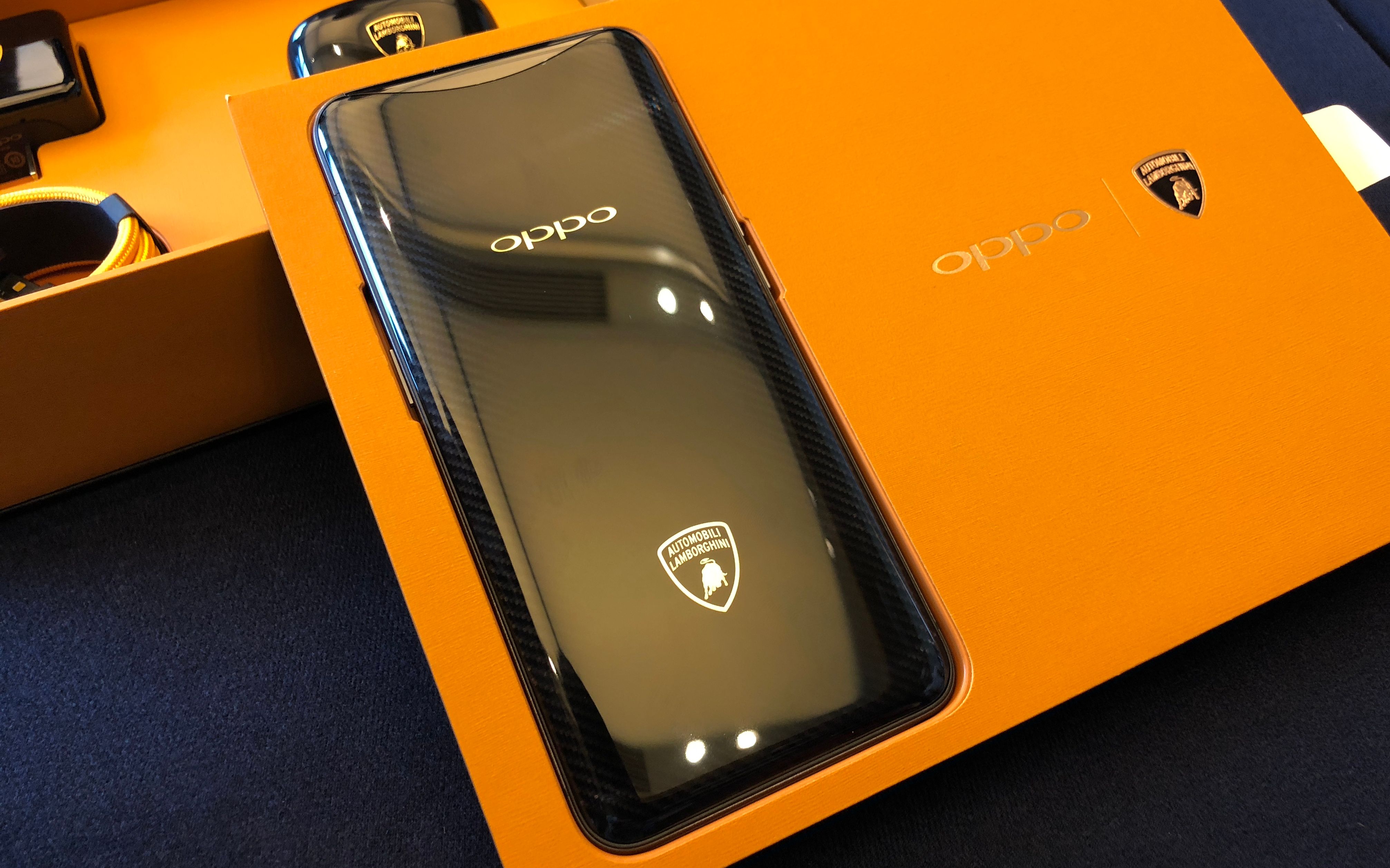 OPPO Find X 兰博基尼版开箱:9999元也值得买?