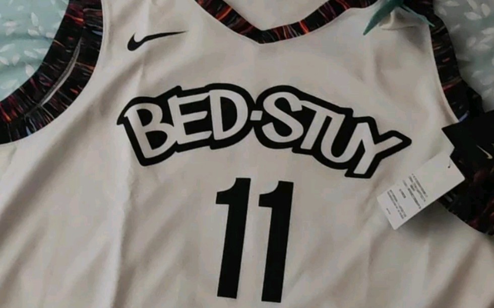 出nike欧文篮网城市限定sw球迷版球衣,得物入手,买太大了.3xl.