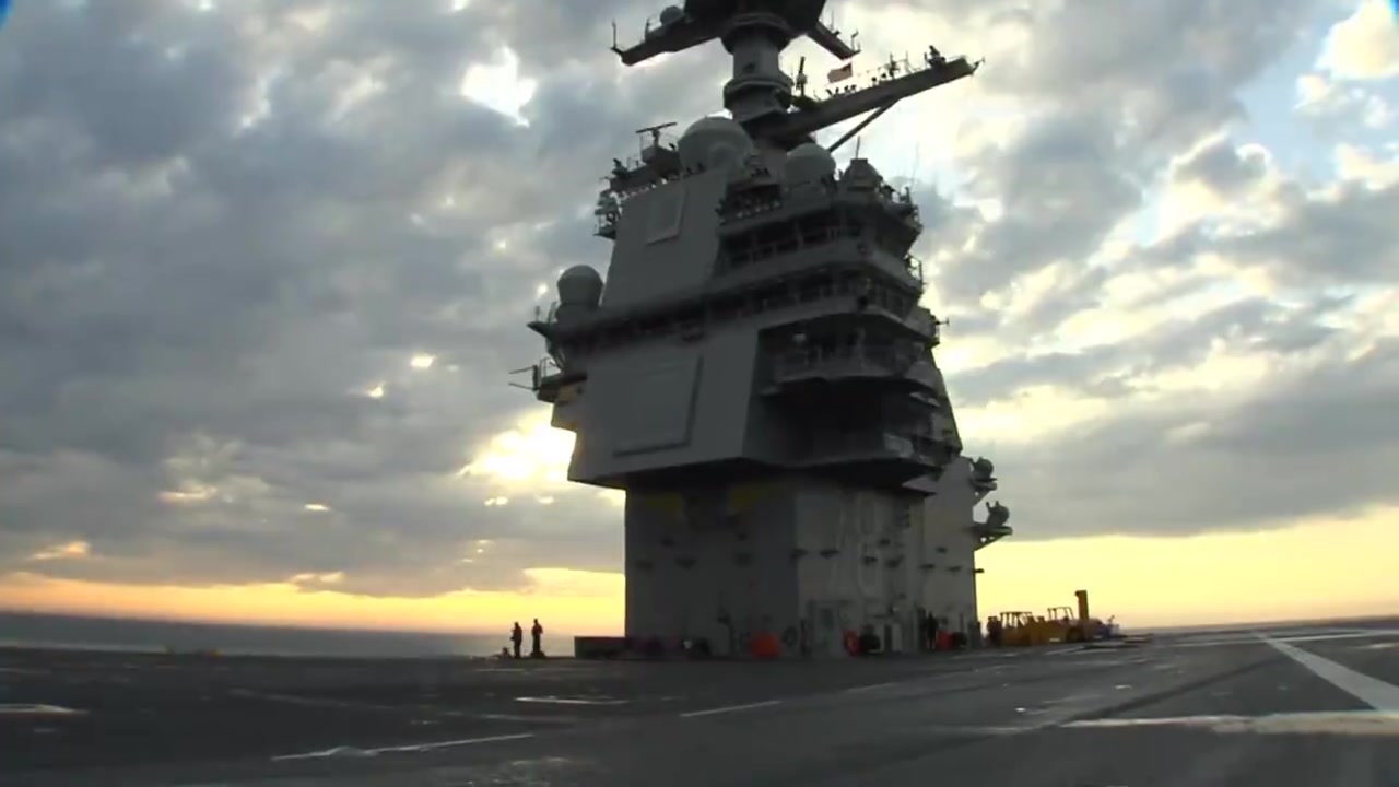 美国"福特"号核动力航母