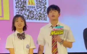 Download Video: 【彭昱畅】粉丝大型吃醋现场，男女粉好难端水，不要差别对待，哈哈哈