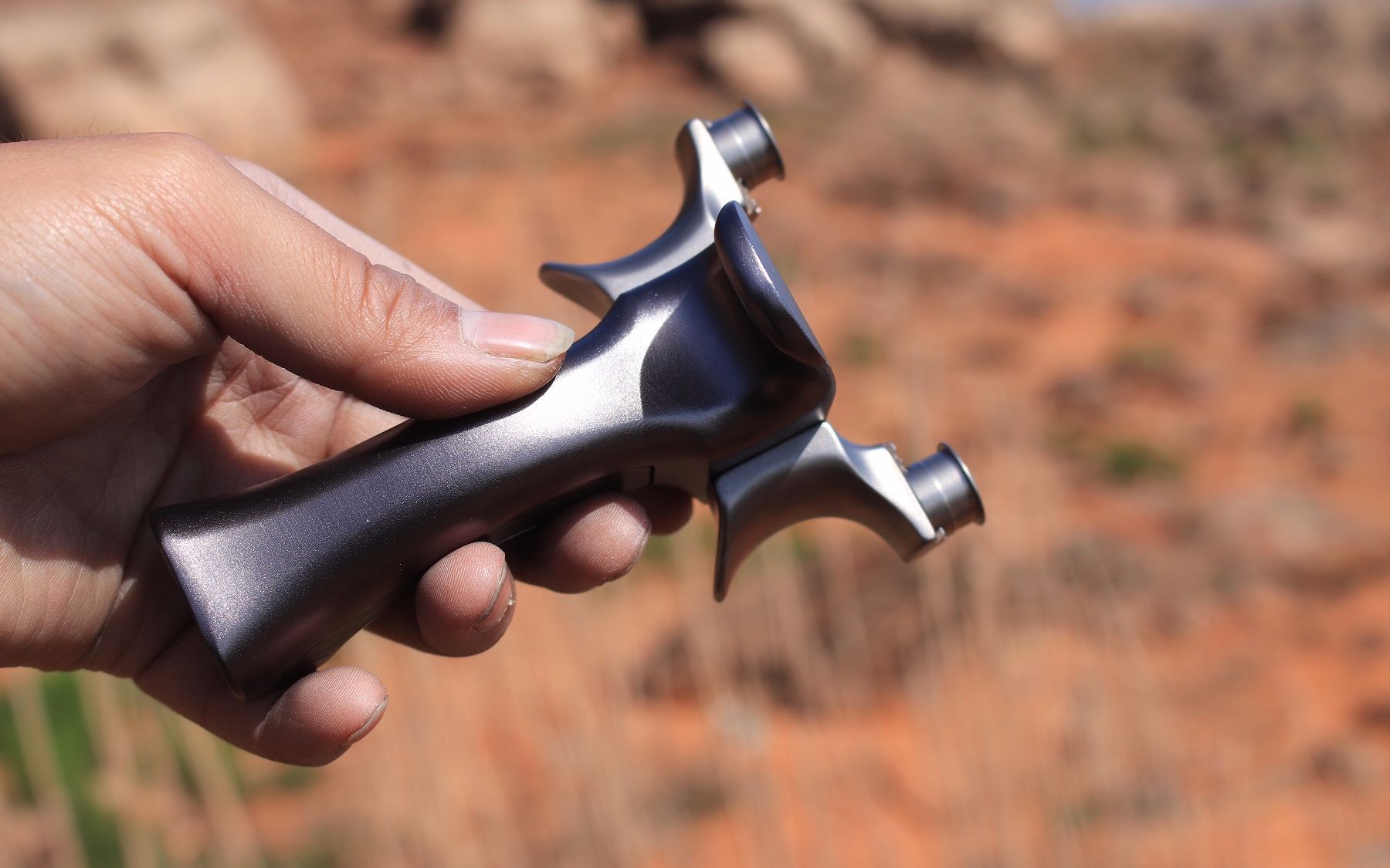 弹弓高手进入能打中什么?随地捡到的超小物体分分钟打爆