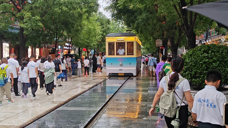 北京前门大街的铛铛车