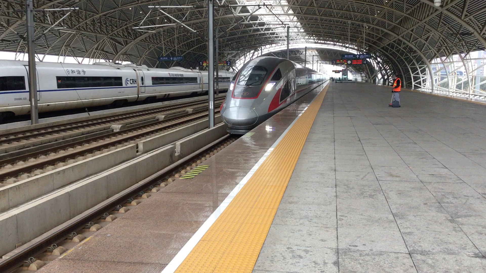 【cr400bf-a-2108】g2661次镇江南站进站