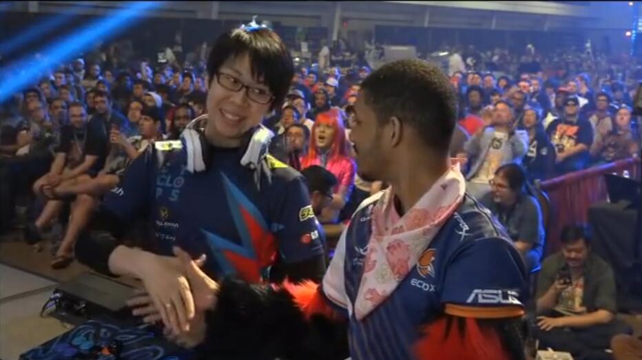 [图]龙珠斗士Z决赛局-SonicFox Vs Go1(Combo Breaker 2018)