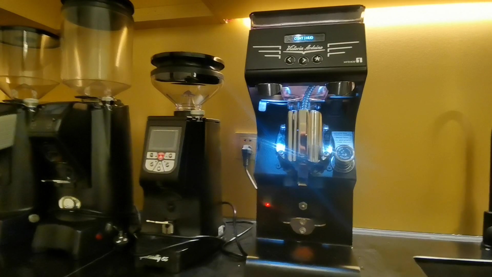 咖啡馆高颜值磨豆机分享 victoria arduino mythos one_哔哩哔哩_bili