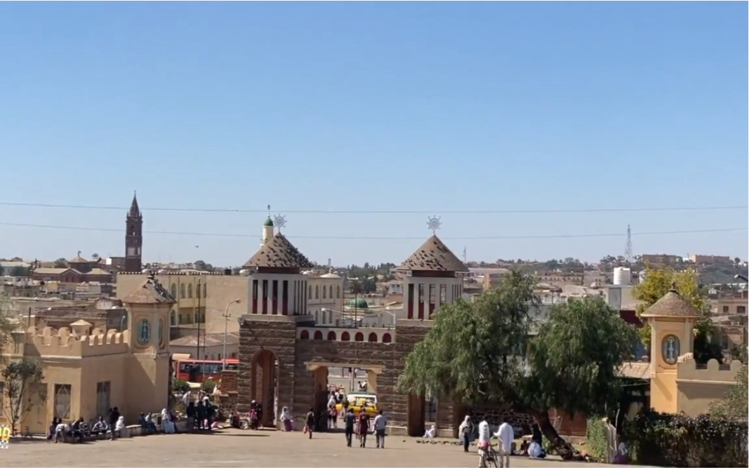 驾驶在“非洲朝鲜”厄立特里亚首都阿斯马拉(Asmara)及马萨瓦(Massawa)哔哩哔哩bilibili