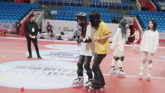 【曾艾佳】袁一琦：zaj要滑了大家先蹲下休息一下 | 张琼予看不下去劝尝试跑步式轮滑 | 论家家的轮滑有多艰难
