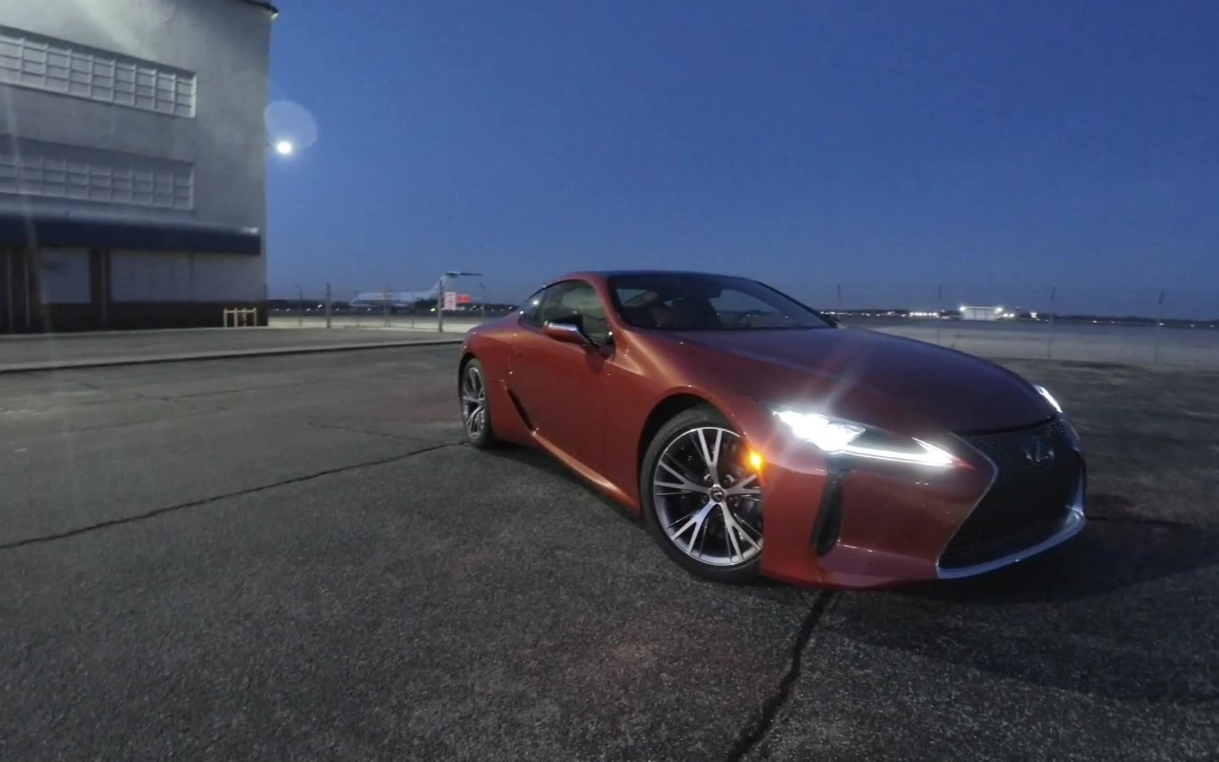 2021 lexus lc500第一视角夜间驾驶