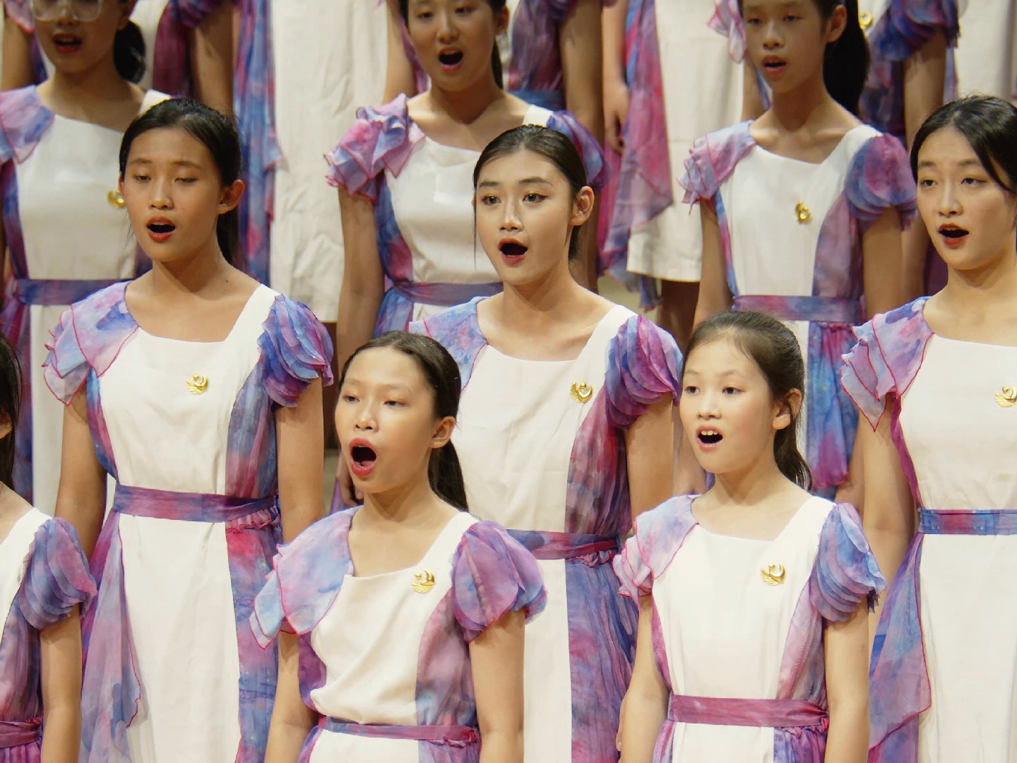 合唱《风过林》杜涯诗 夏炎彬曲 演唱:广州小云雀合唱团 指挥:邓群 钢琴:吴莎哔哩哔哩bilibili