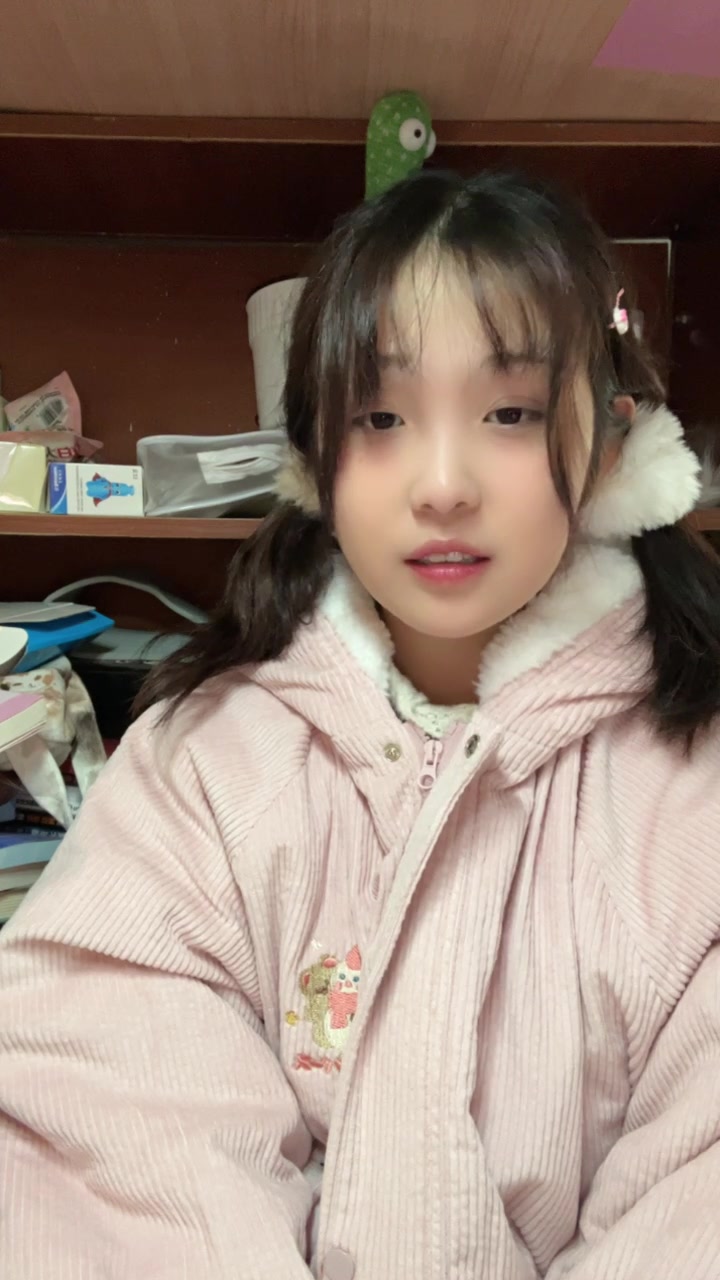 【苦瓜粉-疯狂逆袭版】金牛 妹妹 00后 厨房 在线 直播 2023年11月22