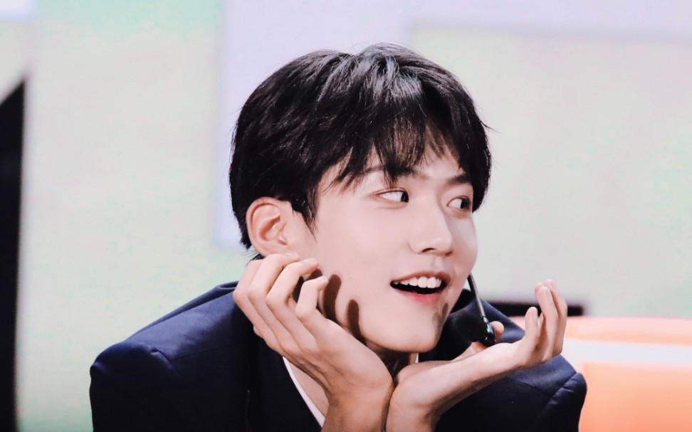 周柯宇superidol的笑容都没你的甜热爱105的你