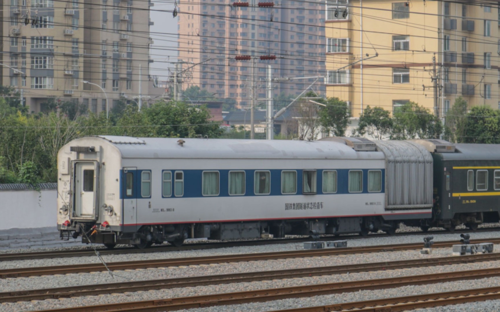 【陇海铁路】hxd3d牵引z19次接近西安站尾部附挂国铁集团隧道状态检查