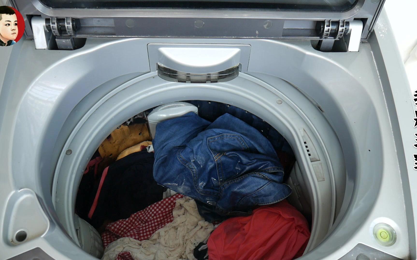 衣服放洗衣机里洗不干净?教你一招,再脏的衣服都能洁净如新