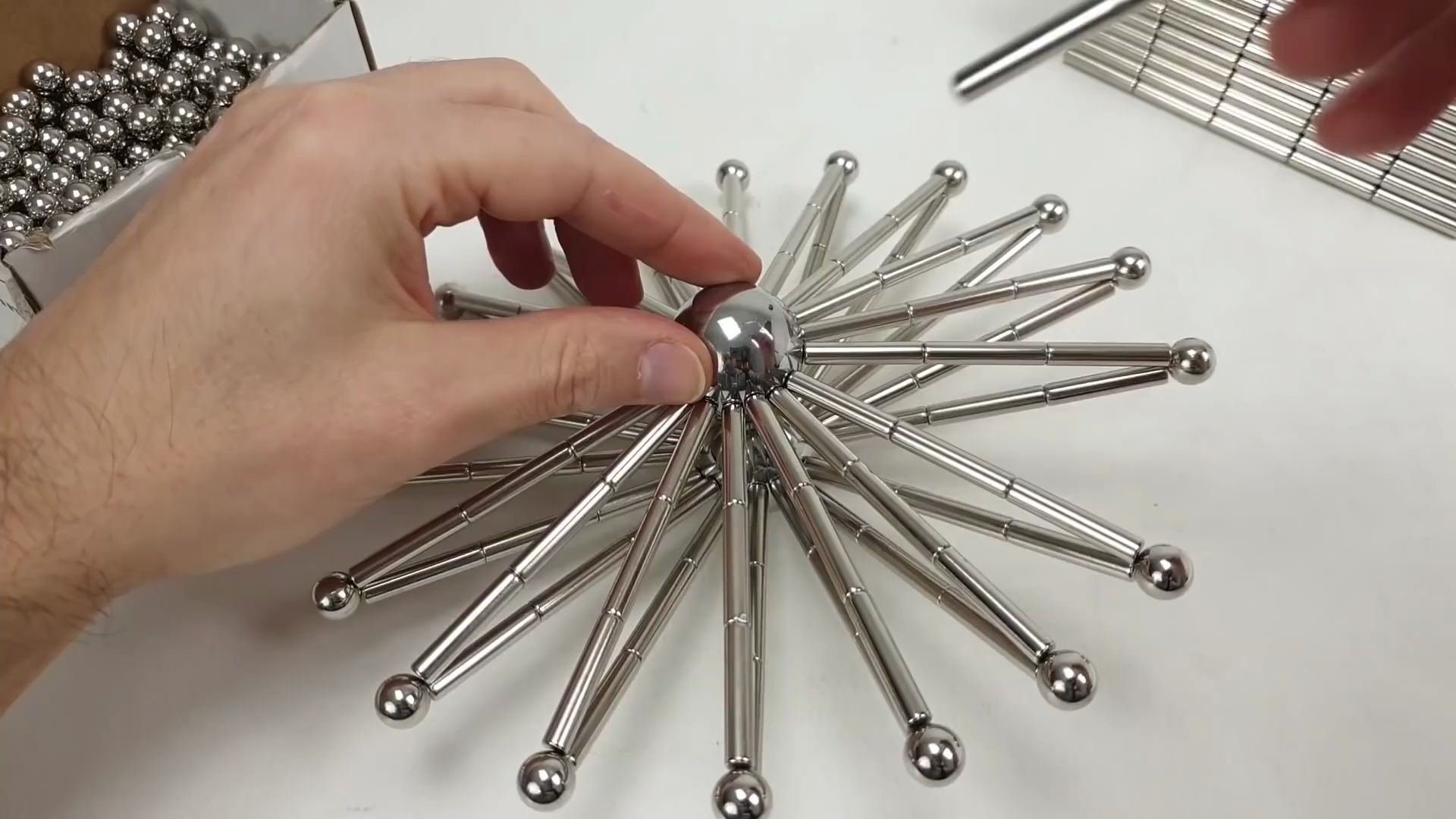 自由旋转的磁铁|spinning magnets