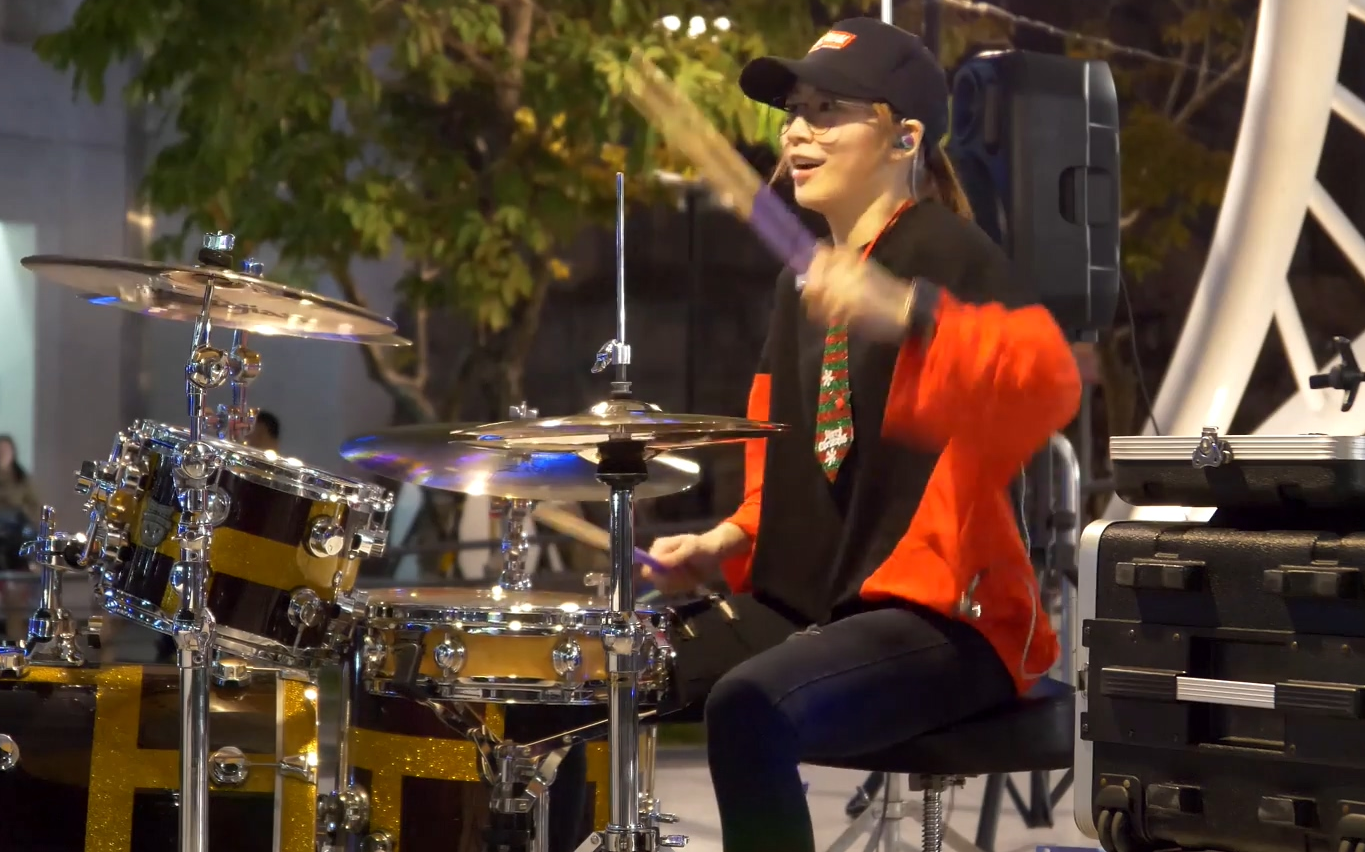 15 罗小白 - 派对动物(五月天) @罗小白new架子鼓视频_哔哩哔哩 (゜