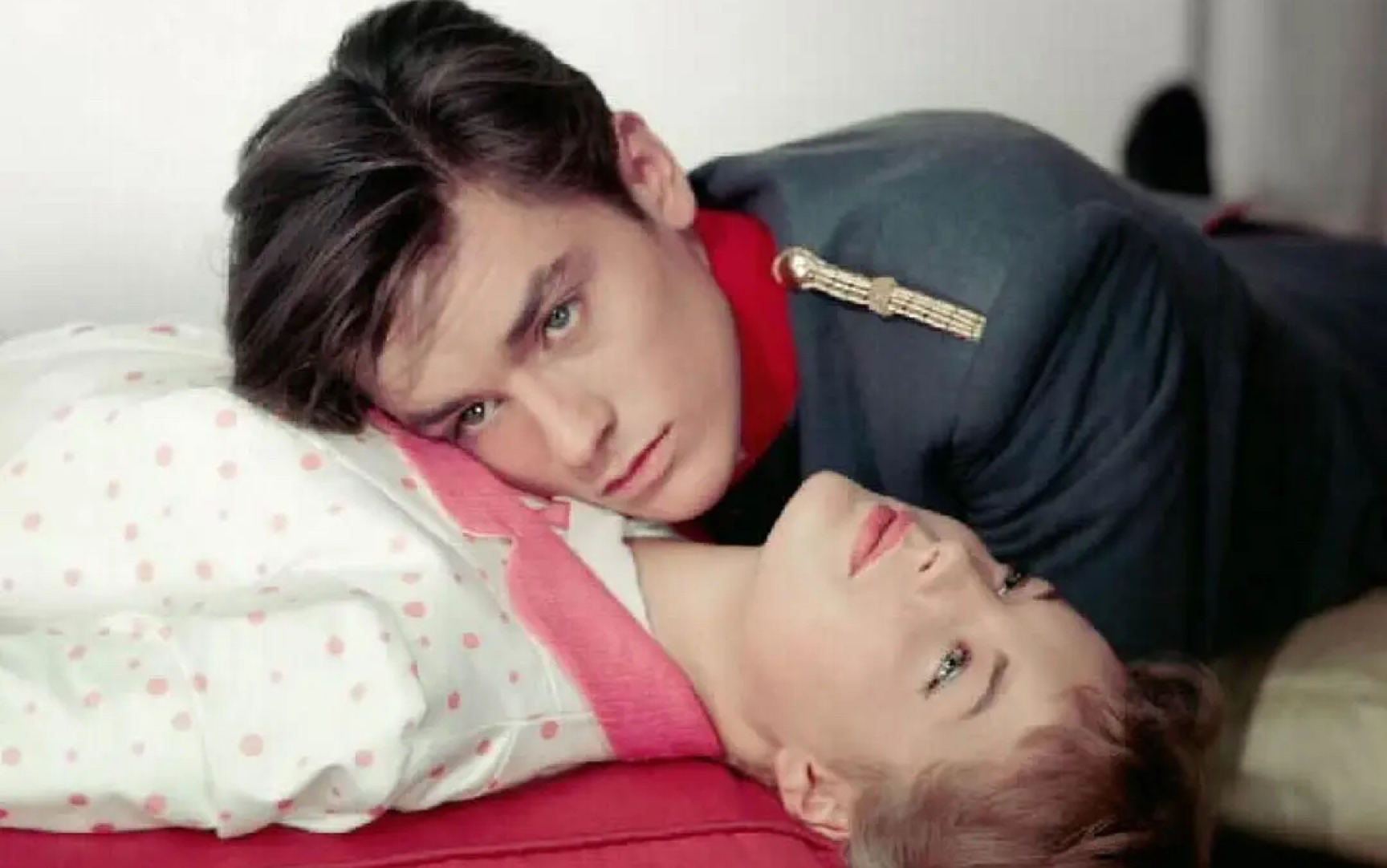 "这样漂亮的男子,注定不会为一个人停留"