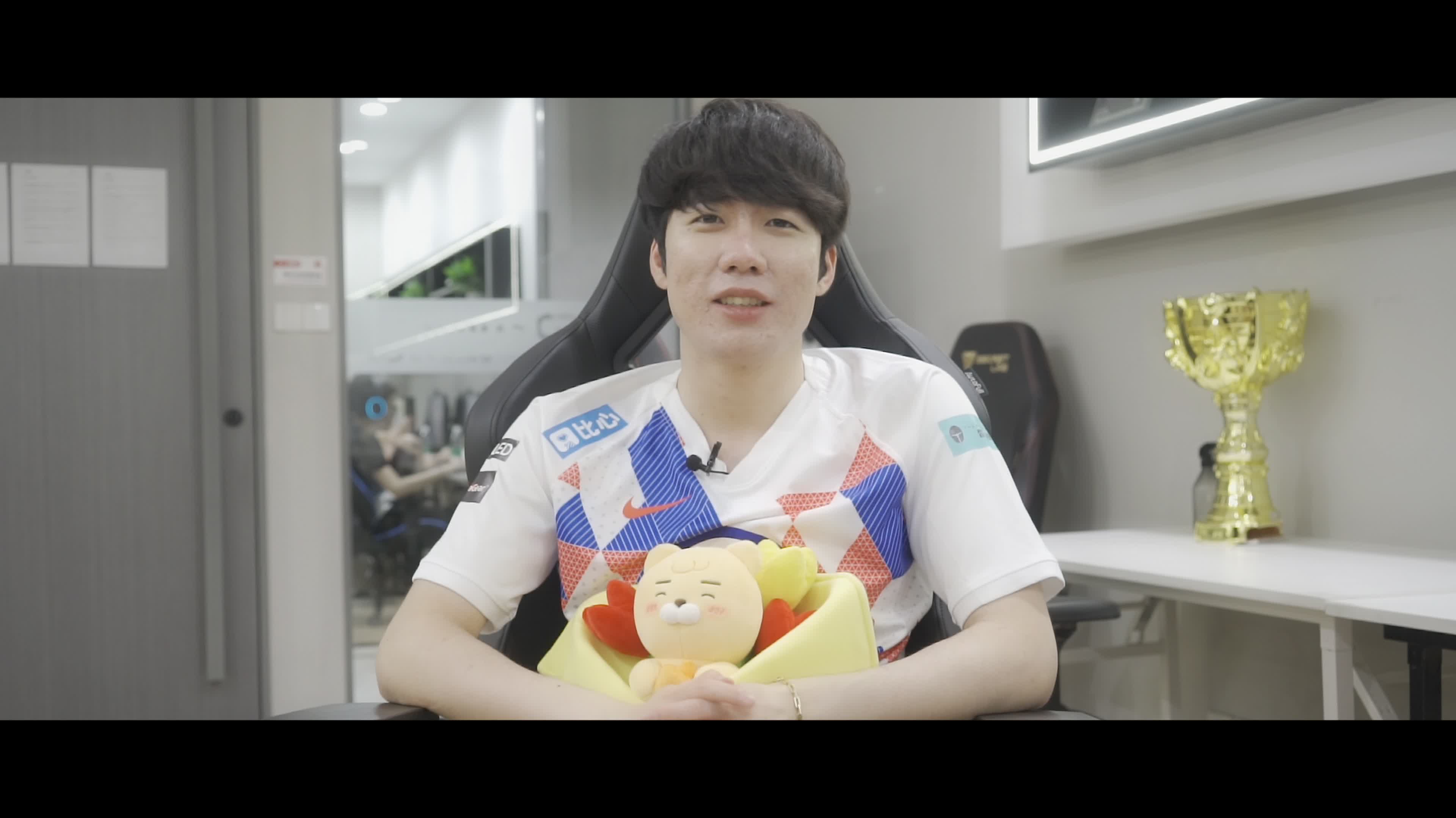 【lgd基地记事簿 — kramer出道六周年给粉丝们的回信】_电子竞技热门