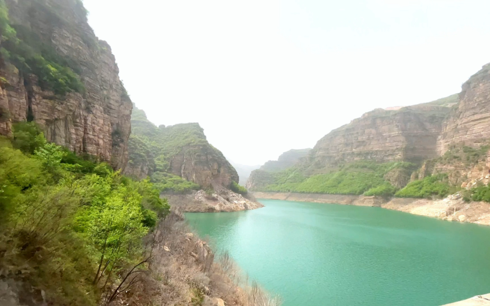 群山中的一抹绿色～马家岩水库