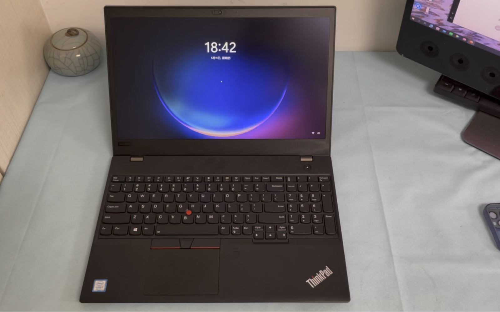 联想Thinkpad P52s 图形工作站 稀有触摸TN屏,纯原装机器,品质保证!绝非广东昆山翻新组装等套餐机;一机一图,一机一拍;实物拍摄,无任何修饰!...