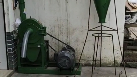 自吸式玉米粉碎机,易风催,粮食调料磨粉机