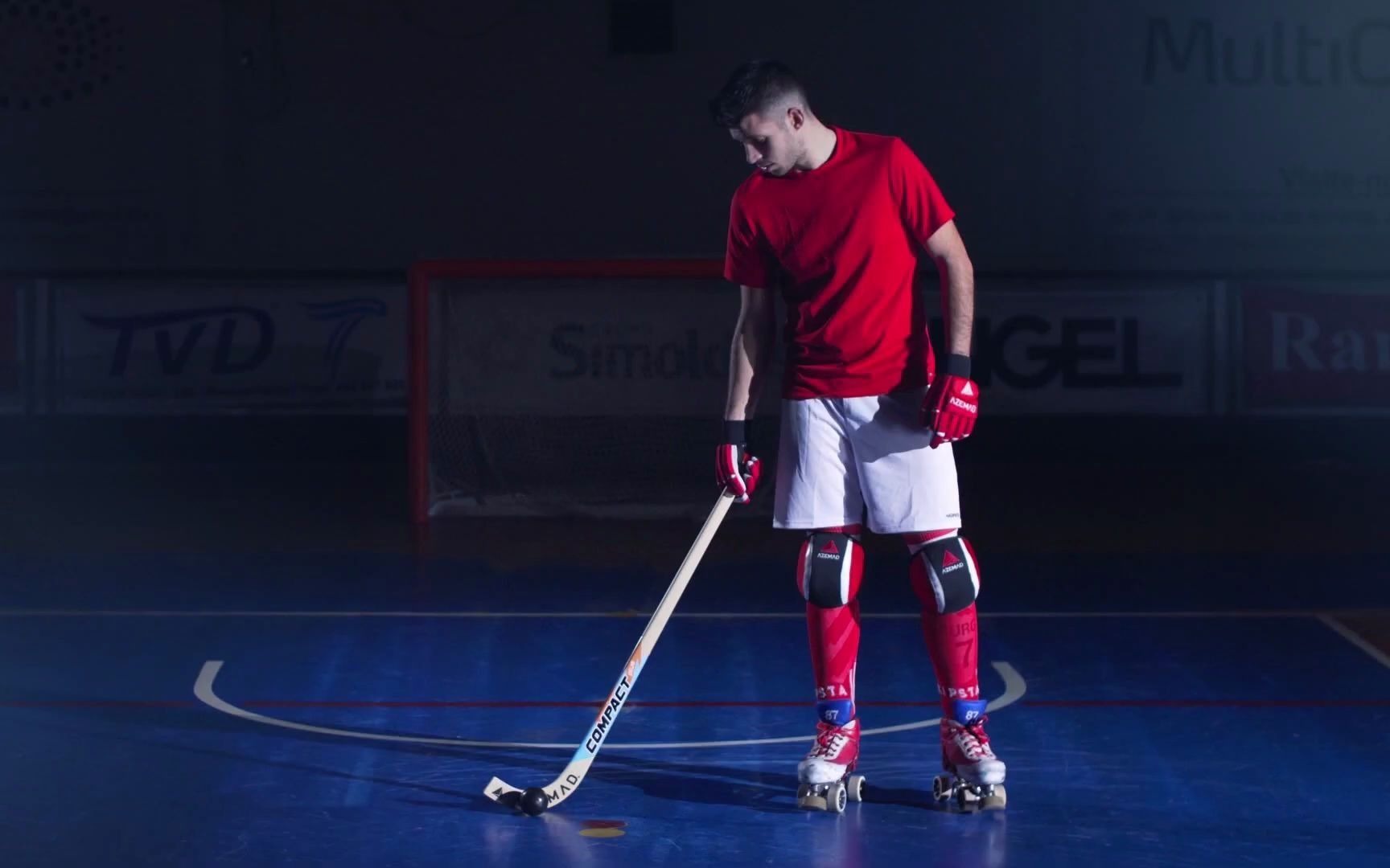 双排轮滑球 阿兹玛德 双排轮滑球运动品牌 世界轮滑联合会合作护具