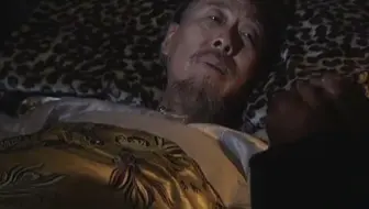 “ 康熙临死仰卧起坐，这一段删减片段太经典了！”