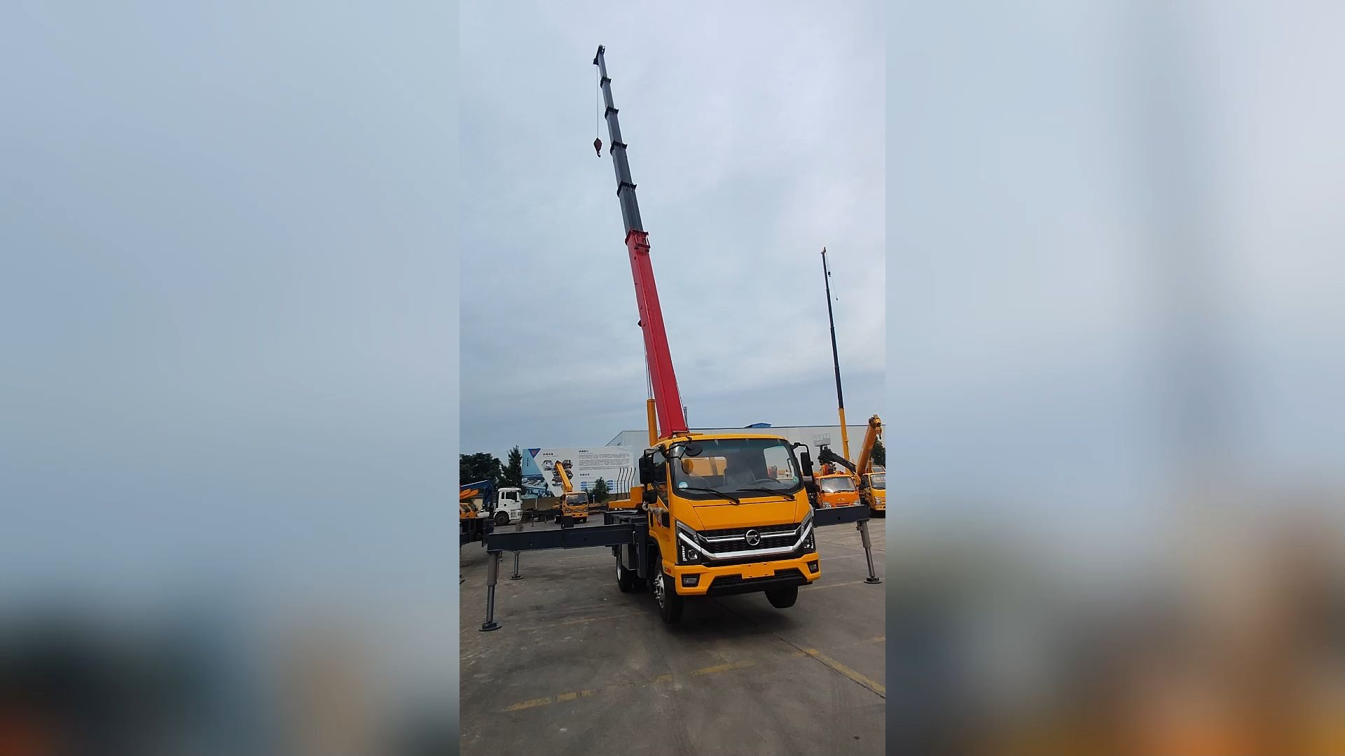 10吨凯马汽车吊,短轴距车型,轴距2.86米,臂长31米,1.3米后移大架,0.