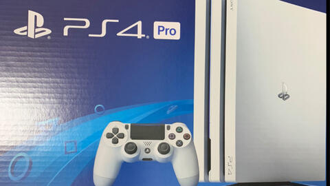 小白的ps4 Pro港版开箱视频 哔哩哔哩