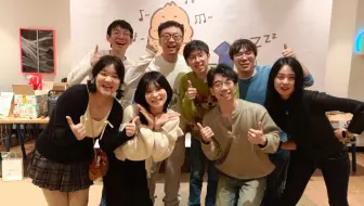 小鸡词典落幕史｜重新认识一下他们。“有一群人，他们真诚，自由，勇敢。有一个团队，他们是世界上最好的乌托邦。”