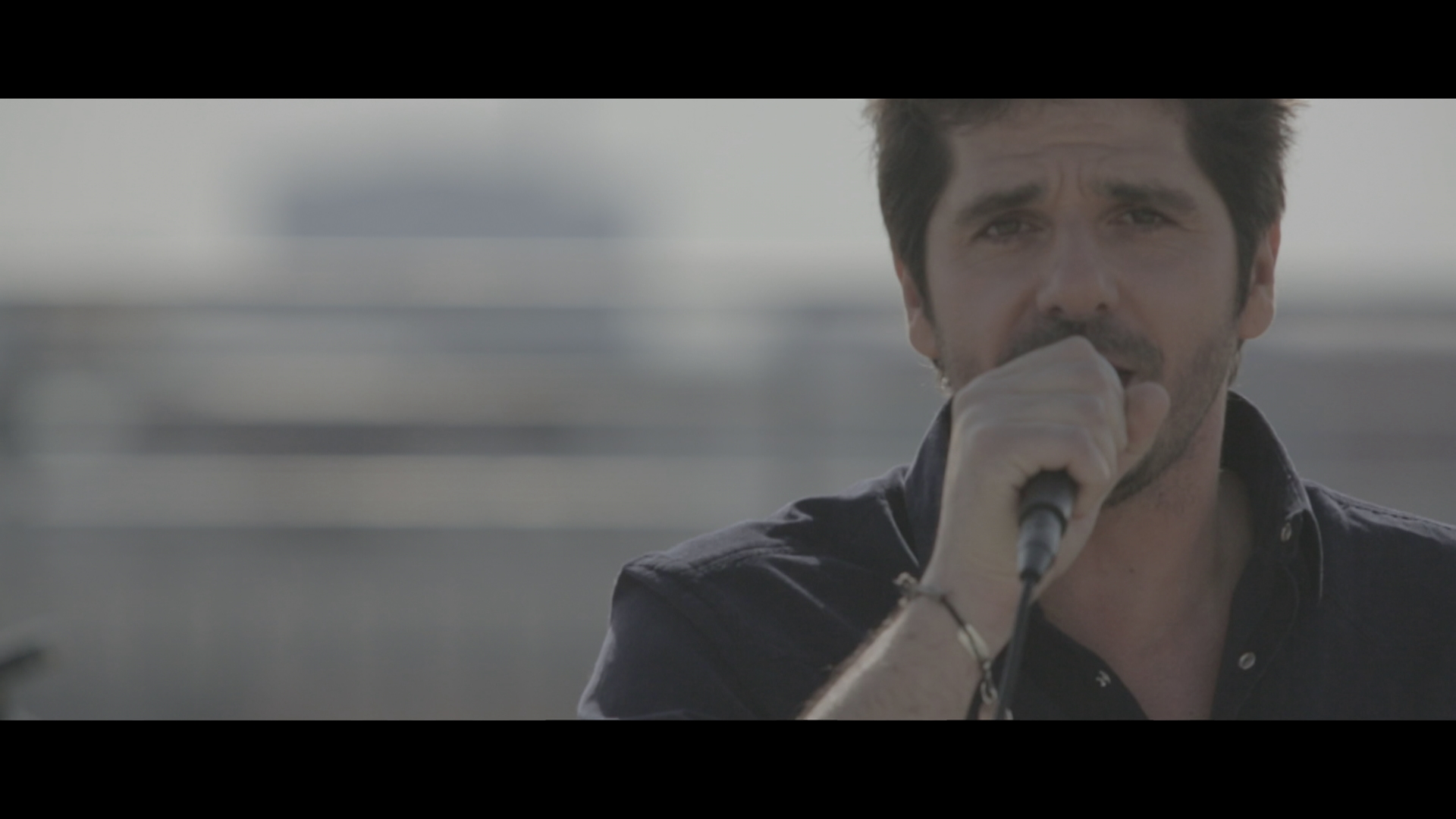 [图]Dans tes yeux chaque jour (Rooftop Session) - Patrick Fiori