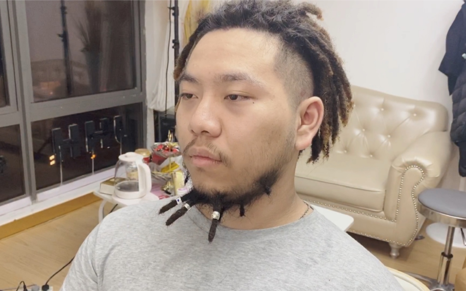 胡子做脏辫是什么体验?