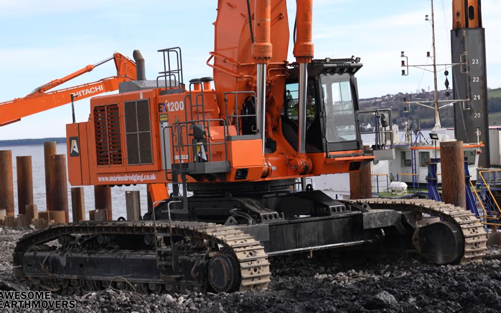 日立ex1200挖掘机,三节臂挖机!