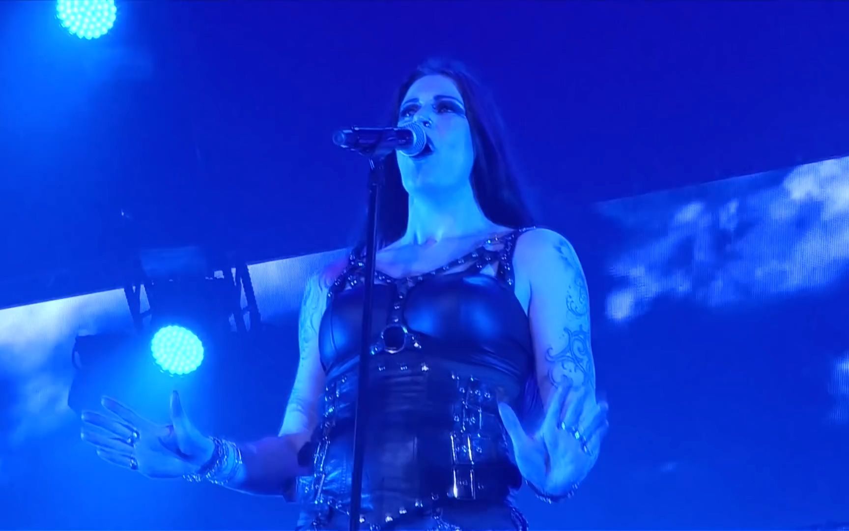 [图]摇滚 诗人与钟摆 夜愿NIGHTWISH live《The Poet And The Pendulum》♪双语