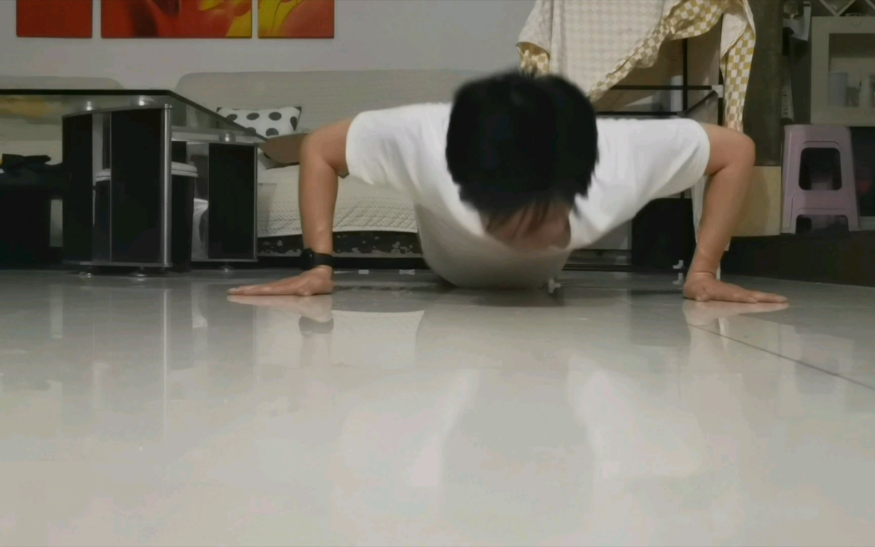 坚持一个月标准俯卧撑第22天 40个宽距