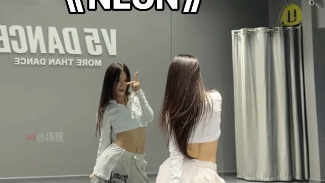 A2O LITE《NEON》好久没这么爽跳了！！！好爱啊啊啊🤩