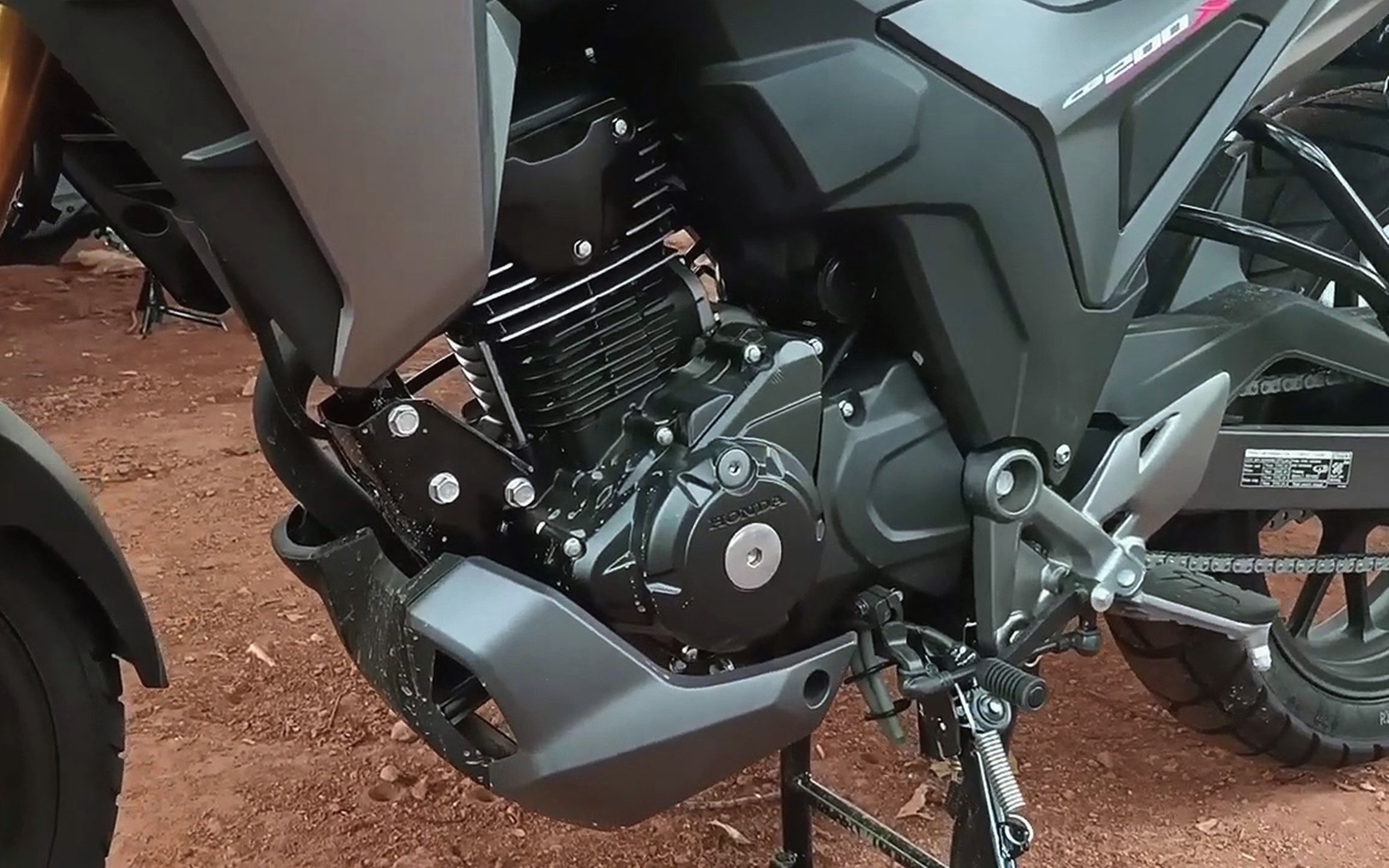 2022本田新款cb200x,售价1.26万,颜值爆表,配abs,摩旅神器