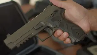 Tải video: [SIG-Sauer | 西格紹爾] P226手槍生日快樂