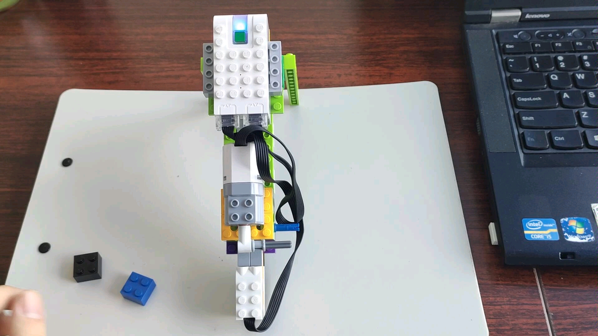 活动  乐高wedo2.0简易版颜色分拣机(程序在最后面)[求赞]小型gbc?