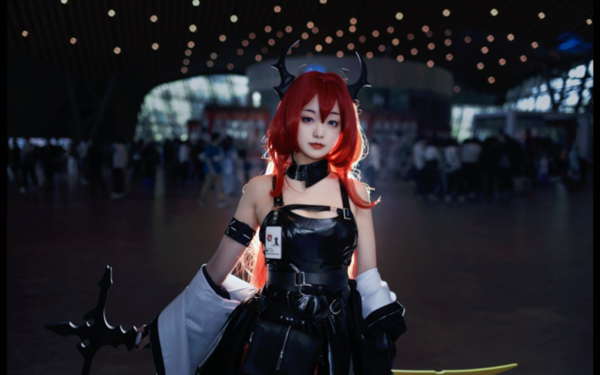 明日方舟史尔特尔cos | 你42奶奶来咯